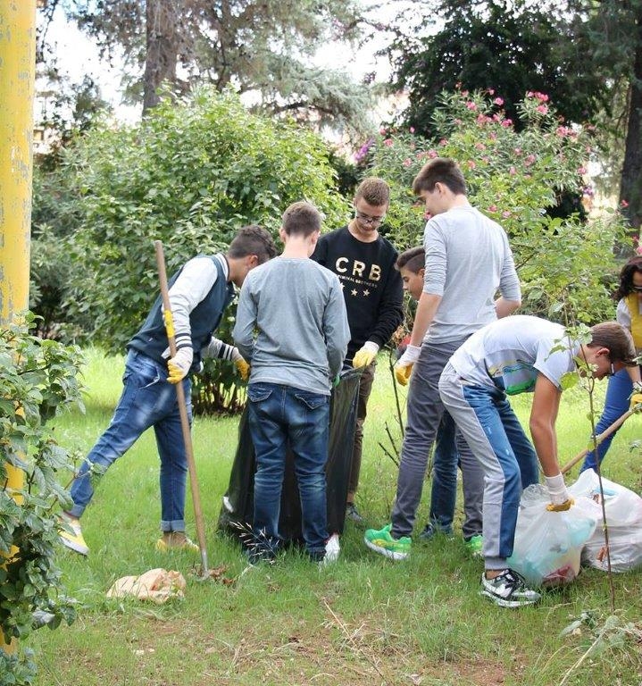 PULIAMO IL MONDO 2014 con i ragazzi  della Scuola Secondaria di Primo Grado dell’Istituto Comprensivo “G. Rodari”